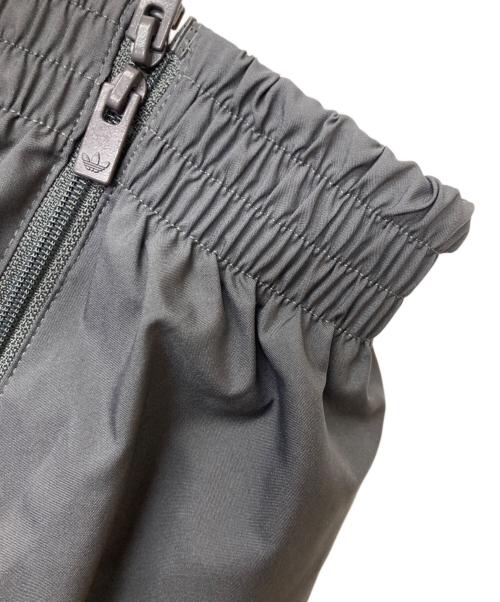 adidas Originals（アディダスオリジナル）adidas Originals (アディダスオリジナル) Adilenium シーズン 3 ジップ トラックトップ/JY8879 グレー サイズ:Ｌ 未使用品の古着・服飾アイテム