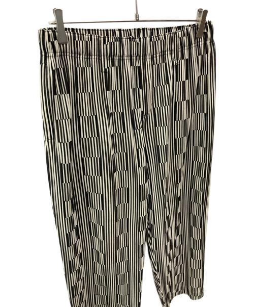 HOMME PLISSE ISSEY MIYAKE（オム プリッセ イッセイ ミヤケ）HOMME PLISSE ISSEY MIYAKE (オム プリッセ イッセイ ミヤケ) HOLOGRAM/プリーツパンツ/HP11JF226 ホワイト×ブラック サイズ:Ｍの古着・服飾アイテム
