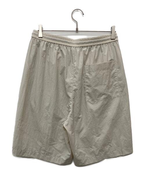 ATON（エイトン）ATON (エイトン) TRAVEL NYLON WIDE EASY SHORTS/PR.AG.GM.0200 ベージュ サイズ:04の古着・服飾アイテム