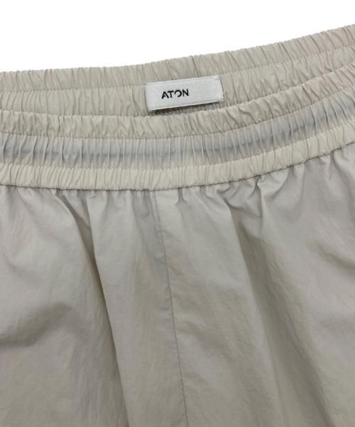 ATON（エイトン）ATON (エイトン) TRAVEL NYLON WIDE EASY SHORTS/PR.AG.GM.0200 ベージュ サイズ:04の古着・服飾アイテム