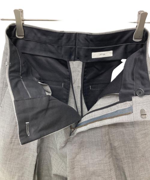 ATON（エイトン）ATON (エイトン) WOOL TROPICAL LOOSE FIT PANTS/PR.AG.GM.0211 グレー サイズ:02の古着・服飾アイテム
