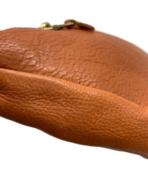 IL BISONTE（イル ビゾンテ）IL BISONTE (イル ビゾンテ) クロスボディバッグ/54823-05211 ブラウンの古着・服飾アイテム