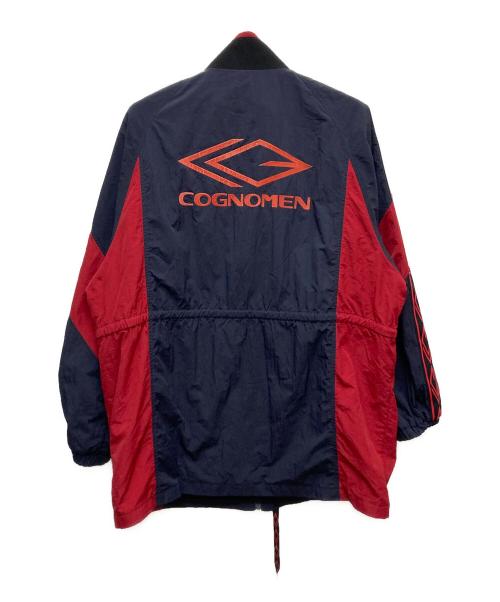UMBRO（アンブロ）UMBRO (アンブロ) COGNOMEN (コグノーメン) WINDBREAKER/UMBC-JK-M01 ネイビー×レッド サイズ:Ｌの古着・服飾アイテム