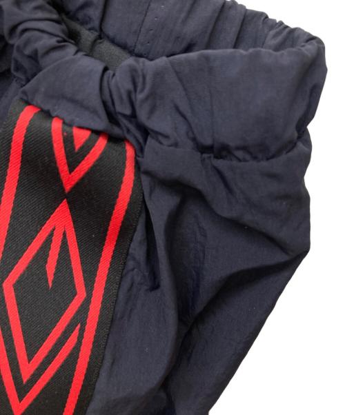 UMBRO（アンブロ）UMBRO (アンブロ) COGNOMEN (コグノーメン) WINDBREAKER/UMBC-JK-M01 ネイビー×レッド サイズ:Ｌの古着・服飾アイテム