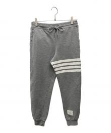 Thom Browne（トムブラウン）の古着「4BARスウェットジョガーロングパンツ/MJQ008H-00535068」｜グレー