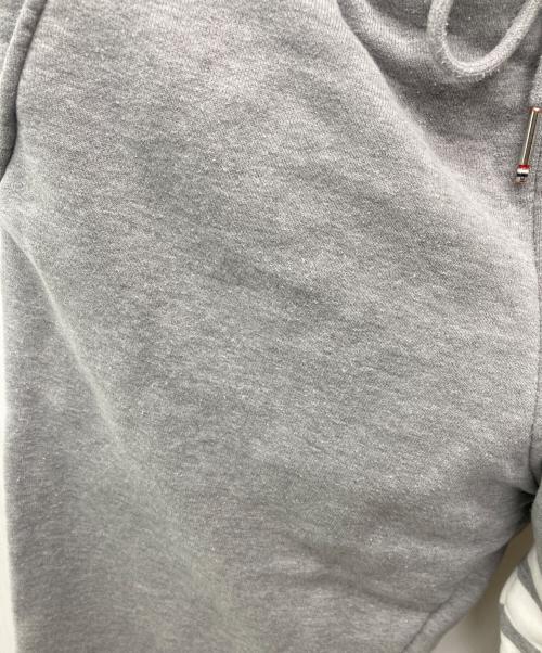 Thom Browne（トムブラウン）Thom Browne (トムブラウン) 4BARスウェットジョガーロングパンツ/MJQ008H-00535068 グレー サイズ:1の古着・服飾アイテム