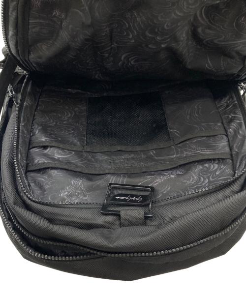 YOHJI YAMAMOTO（ヨウジヤマモト）YOHJI YAMAMOTO (ヨウジヤマモト) New Era (ニューエラ) RED LOGO BAGPACK/HZ-I58-661 ブラックの古着・服飾アイテム
