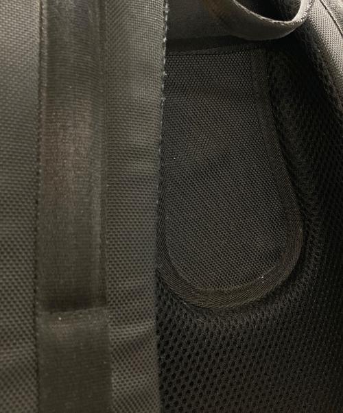 YOHJI YAMAMOTO（ヨウジヤマモト）YOHJI YAMAMOTO (ヨウジヤマモト) New Era (ニューエラ) RED LOGO BAGPACK/HZ-I58-661 ブラックの古着・服飾アイテム