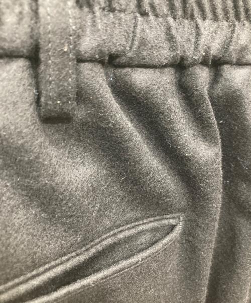 COOTIE PRODUCTIONS（クーティープロダクツ）COOTIE PRODUCTIONS (クーティープロダクツ) Wool Serge 2 Tuck Easy Pants ブラック サイズ:Lの古着・服飾アイテム