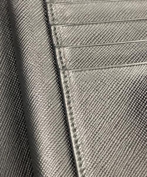PRADA（プラダ）PRADA (プラダ) サフィアーノ2つ折り財布 ブラックの古着・服飾アイテム