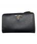PRADA（プラダ）の古着「サフィアーノ2つ折り財布」｜ブラック