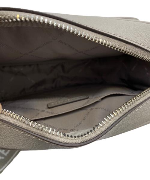 MICHAEL KORS（マイケル・コース）MICHAEL KORS (マイケル・コース) JET SET TRAVEL/ショルダーバッグ/35S5STTC2L ベージュの古着・服飾アイテム