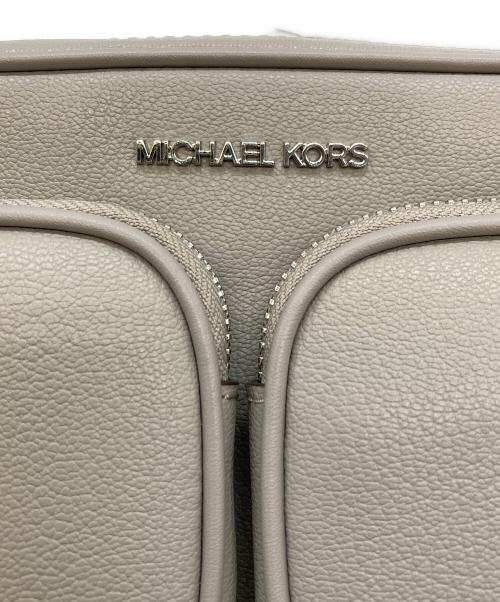 MICHAEL KORS（マイケル・コース）MICHAEL KORS (マイケル・コース) JET SET TRAVEL/ショルダーバッグ/35S5STTC2L ベージュの古着・服飾アイテム