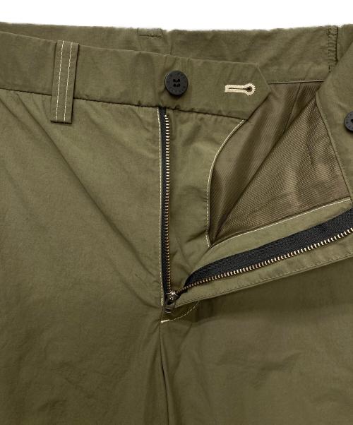 ISSEY MIYAKE MEN（イッセイミヤケメン）ISSEY MIYAKE MEN (イッセイミヤケメン) イージーナイロンパンツ/ME01FF058 カーキ サイズ:2の古着・服飾アイテム