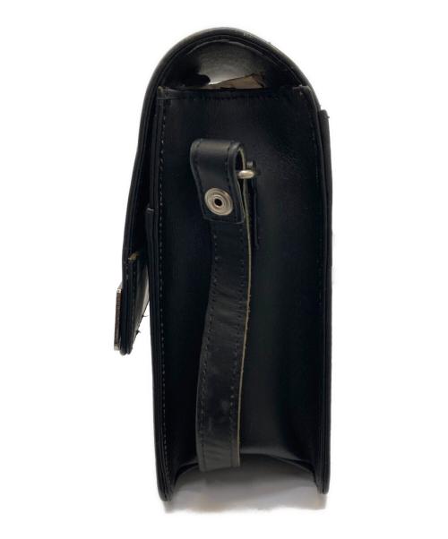 Jean Paul GAULTIER（ジャンポールゴルチェ）Jean Paul GAULTIER (ジャンポールゴルチェ) メタルプレートレザーショルダーバッグ ブラックの古着・服飾アイテム
