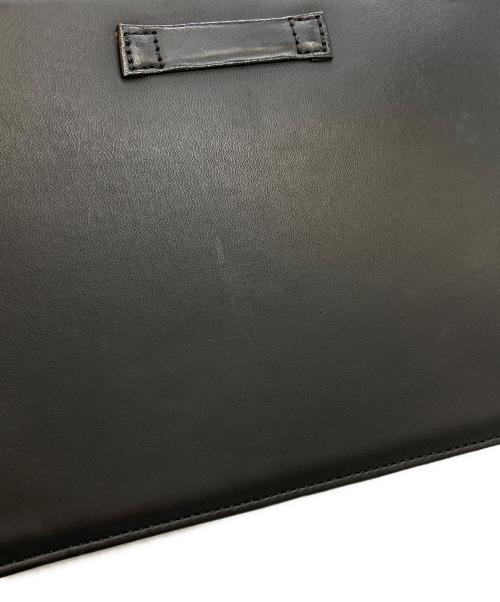 Jean Paul GAULTIER（ジャンポールゴルチェ）Jean Paul GAULTIER (ジャンポールゴルチェ) メタルプレートレザーショルダーバッグ ブラックの古着・服飾アイテム