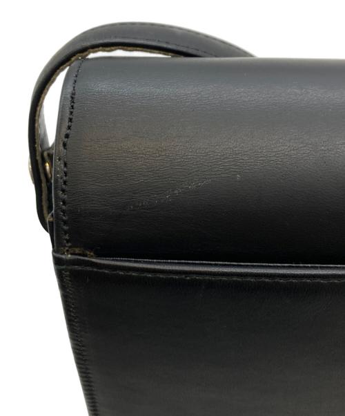 Jean Paul GAULTIER（ジャンポールゴルチェ）Jean Paul GAULTIER (ジャンポールゴルチェ) メタルプレートレザーショルダーバッグ ブラックの古着・服飾アイテム