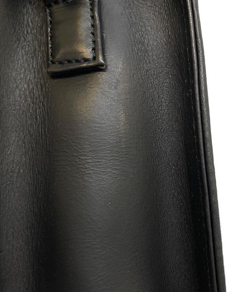 Jean Paul GAULTIER（ジャンポールゴルチェ）Jean Paul GAULTIER (ジャンポールゴルチェ) メタルプレートレザーショルダーバッグ ブラックの古着・服飾アイテム