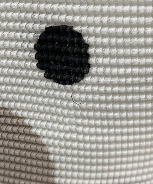 me ISSEY MIYAKE（ミーイッセイ ミヤケ）me ISSEY MIYAKE (ミーイッセイ ミヤケ) 総柄プリーツカットソー/MI63FK136 ホワイト サイズ:ＦＲＥＥの古着・服飾アイテム