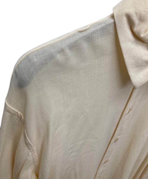 ISSEY MIYAKE（イッセイミヤケ）ISSEY MIYAKE (イッセイミヤケ) ENCLOTHE LAYERED SHIRTS/IM43FJ031 アイボリー サイズ:2の古着・服飾アイテム