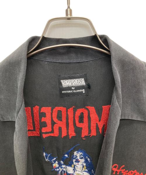 Hysteric Glamour（ヒステリックグラマー）Hysteric Glamour (ヒステリックグラマー) VAMPIRELLA 刺繍 オープンカラーシャツ/02222AH04 ブラック サイズ:Ｓの古着・服飾アイテム