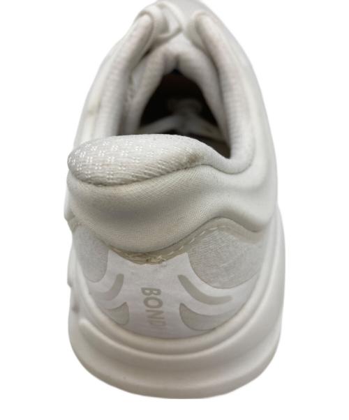 HOKAONEONE（ホカオネオネ）HOKAONEONE (ホカオネオネ) BONDI 9/1162011WWH ホワイト サイズ:26cmの古着・服飾アイテム