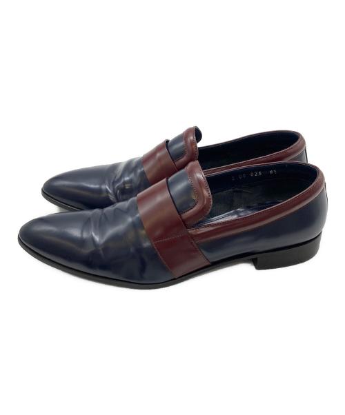 PRADA（プラダ）PRADA (プラダ) レザーシューズ/2 DG 025 ネイビー×ブラウン サイズ:8 1/2の古着・服飾アイテム