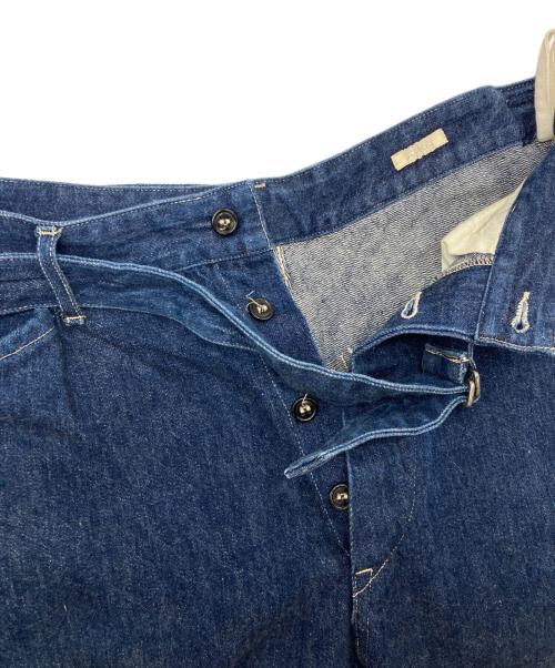 COMOLI（コモリ）COMOLI (コモリ) ベルテッドデニムパンツ/U03-03011 ブルー サイズ:1の古着・服飾アイテム