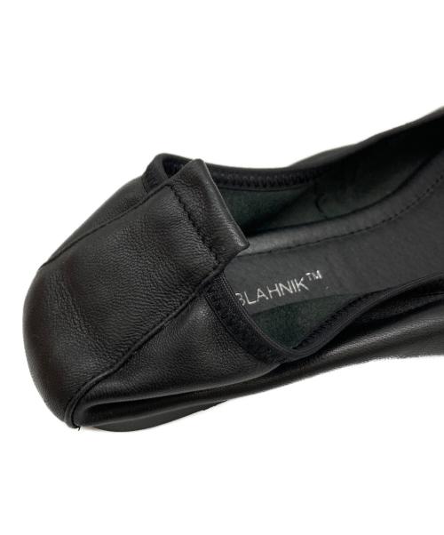 Manolo Blahnik（マノロブラニク）Manolo Blahnik (マノロブラニク) HANGISIビジューフラットパンプス ブラック サイズ:23の古着・服飾アイテム
