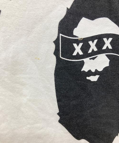 A BATHING APE（アベイシングエイプ）A BATHING APE (アベイシングエイプ) GOD SELECTION XXX (ゴッド セレクション トリプルエックス) プリントTシャツ ホワイト サイズ:Mの古着・服飾アイテム