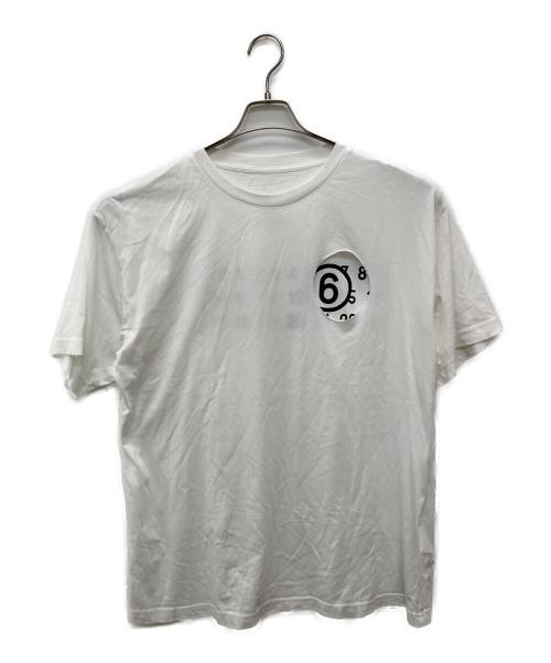 MM6 Maison Margiela（エムエムシックスメゾンマルジェラ）MM6 Maison Margiela (エムエムシックスメゾンマルジェラ) Numbering Logo T-Shirt ホワイト サイズ:XSの古着・服飾アイテム