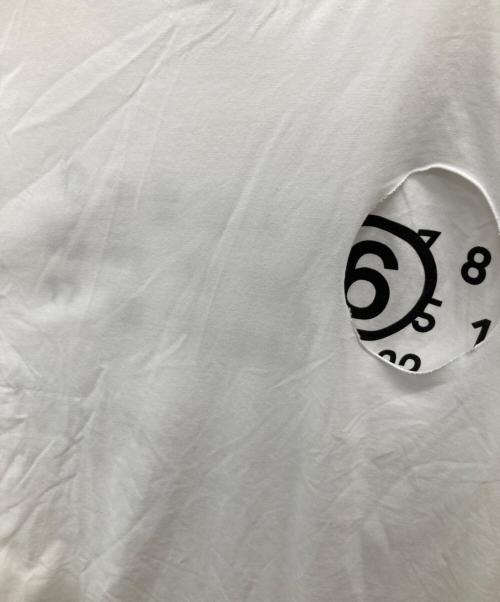 MM6 Maison Margiela（エムエムシックスメゾンマルジェラ）MM6 Maison Margiela (エムエムシックスメゾンマルジェラ) Numbering Logo T-Shirt ホワイト サイズ:XSの古着・服飾アイテム