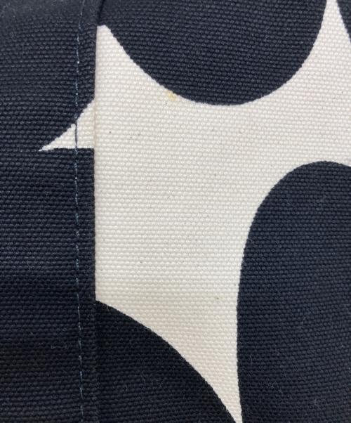 marimekko（マリメッコ）marimekko (マリメッコ) PERUSKASSI PIENI UNIKKO 2/トートバッグ ブラックの古着・服飾アイテム