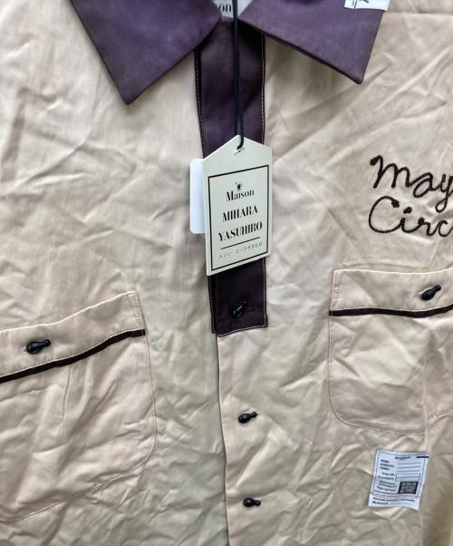 Maison MIHARA YASUHIRO（メゾン ミハラ ヤスヒロ）Maison MIHARA YASUHIRO (メゾン ミハラ ヤスヒロ) Bowling S/S Shirt ベージュ×パープル サイズ:48の古着・服飾アイテム