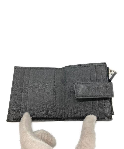 PRADA（プラダ）PRADA (プラダ) Saffiano Triangle Card Holder ブラックの古着・服飾アイテム