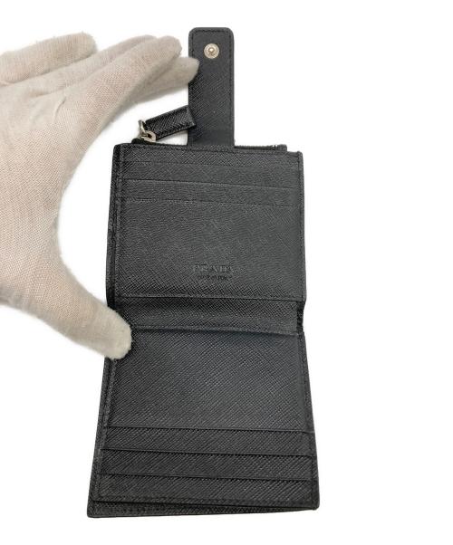 PRADA（プラダ）PRADA (プラダ) Saffiano Triangle Card Holder ブラックの古着・服飾アイテム