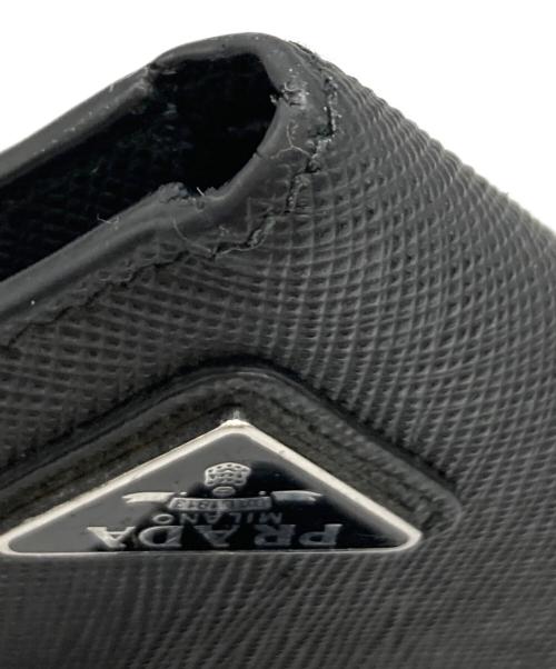 PRADA（プラダ）PRADA (プラダ) Saffiano Triangle Card Holder ブラックの古着・服飾アイテム