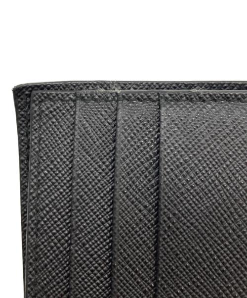 PRADA（プラダ）PRADA (プラダ) Saffiano Triangle Card Holder ブラックの古着・服飾アイテム