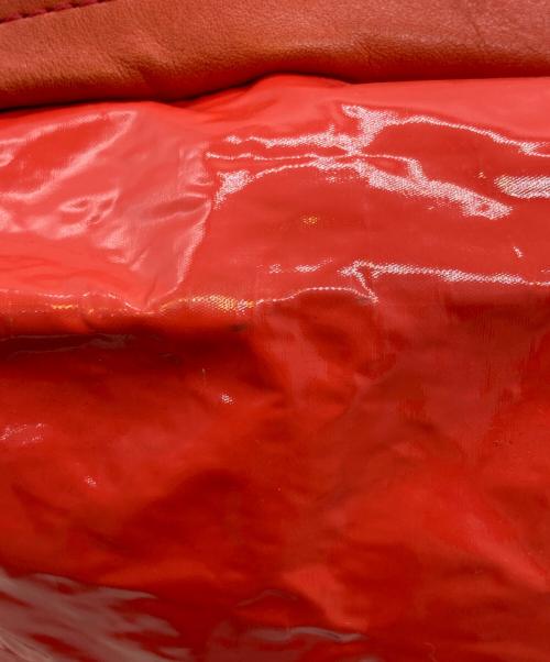 PLEATS PLEASE（プリーツプリーズ）PLEATS PLEASE (プリーツプリーズ) シワ加工PVCハンドバッグ/PP32-AG602 レッドの古着・服飾アイテム