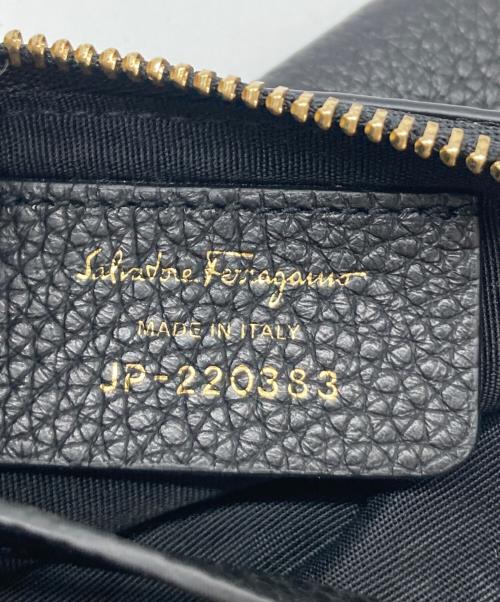 Salvatore Ferragamo（サルヴァトーレ フェラガモ）Salvatore Ferragamo (サルヴァトーレ フェラガモ) ガンチーニキーリング付コインケース ブラックの古着・服飾アイテム