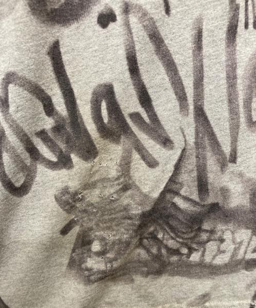 BALENCIAGA（バレンシアガ）BALENCIAGA (バレンシアガ) クラッシュダスト加工 ワッペン 半袖Tシャツ グレー サイズ:Lの古着・服飾アイテム