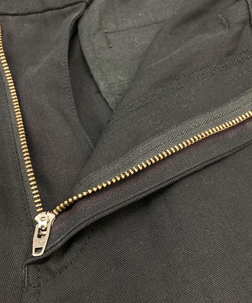 ISSEY MIYAKE（イッセイミヤケ）ISSEY MIYAKE (イッセイミヤケ) テーパードパンツ/ME91FF134 ブラック サイズ:2の古着・服飾アイテム