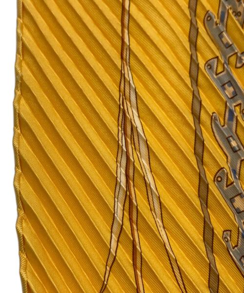 HERMES（エルメス）HERMES (エルメス) プリーツスカーフ イエローの古着・服飾アイテム