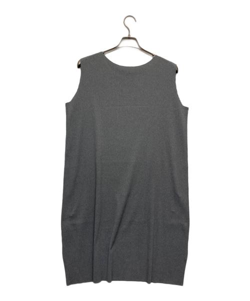 me ISSEY MIYAKE（ミーイッセイ ミヤケ）me ISSEY MIYAKE (ミーイッセイ ミヤケ) プリーツノースリーブワンピース/MI92KH525 グレー サイズ:ＦＲＥＥの古着・服飾アイテム