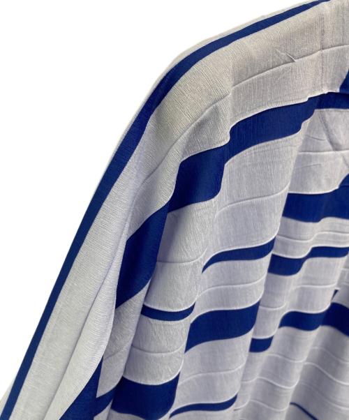 ISSEY MIYAKE（イッセイミヤケ）ISSEY MIYAKE (イッセイミヤケ) バイカラープリーツブラウス/IM02FJ698 ブルー サイズ:2の古着・服飾アイテム