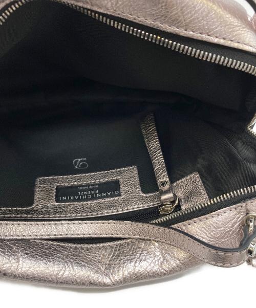 GIANNI CHIARINI（ジャンニ キアリーニ）GIANNI CHIARINI (ジャンニ キアリーニ) アリファ・メタリック2wayショルダーバッグ ピンクの古着・服飾アイテム