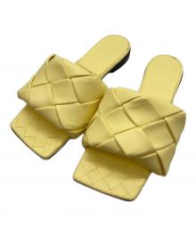 BOTTEGA VENETA（ボッテガベネタ）の古着「FLAT LIDO BV SANDALS」｜イエロー