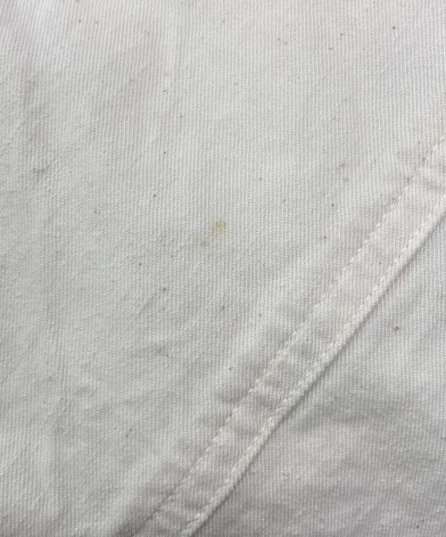 ISSEY MIYAKE MEN（イッセイミヤケメン）ISSEY MIYAKE MEN (イッセイミヤケメン) ツイストコットンドリルパンツ アイボリー サイズ:Ｍの古着・服飾アイテム