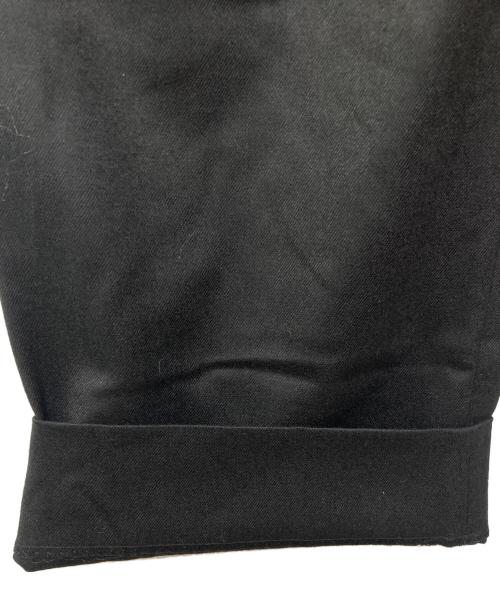 UNIVERSAL PRODUCTS.（ユニバーサルプロダクツ）UNIVERSAL PRODUCTS. (ユニバーサルプロダクツ) WOOL 2 TUCK TROUSERS ブラック サイズ:3の古着・服飾アイテム