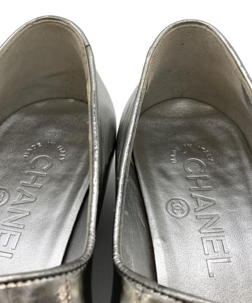 CHANEL（シャネル）CHANEL (シャネル) ココマークレザーパンプス/G34328 シルバー サイズ:37Cの古着・服飾アイテム